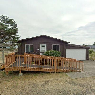 806 325 Th Pl, Ocean Park, WA 98640