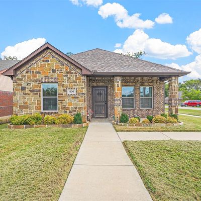 806 E Aimee St, Forney, TX 75126