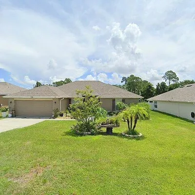 807 Edith Dr, Fruitland Park, FL 34731