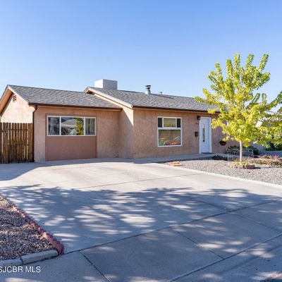 807 E 23 Rd St, Farmington, NM 87401