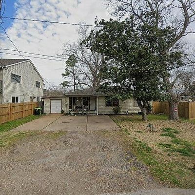 809 Barrett St, Richmond, TX 77469