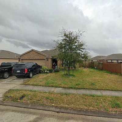 814 Marigold Rd, Baytown, TX 77521