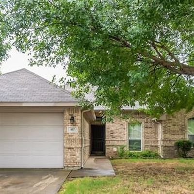 817 La Sierra Ct, Crowley, TX 76036