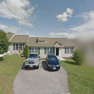 82 Villa Ct, Troutville, VA 24175