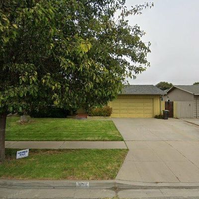 828 Bedford Dr, Salinas, CA 93901