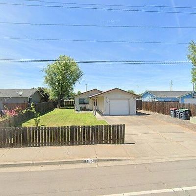 8303 Division Rd, White City, OR 97503