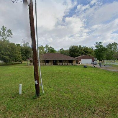 8540 Creek Rd, Orange, TX 77630