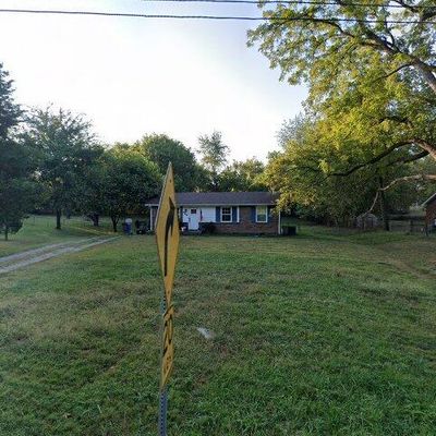 856 Pollard Rd, Clarksville, TN 37042