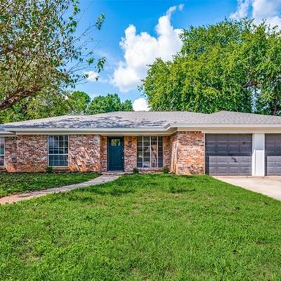 7337 Yolanda Dr, Fort Worth, TX 76112