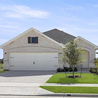 742 Hidden Feather Dr, Lavon, TX 75166