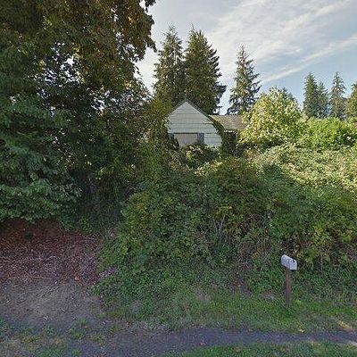 744 Seeley St, Raymond, WA 98577