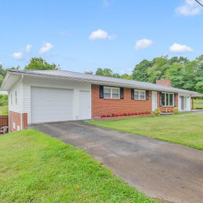 768 Memorial Dr, Castlewood, VA 24224