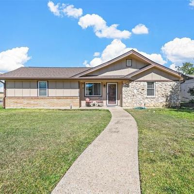 776 Ponderosa Dr, Hurst, TX 76053