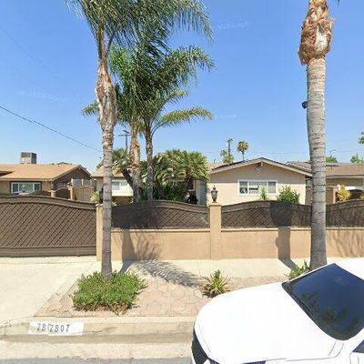 7807 Ampere Ave, North Hollywood, CA 91605