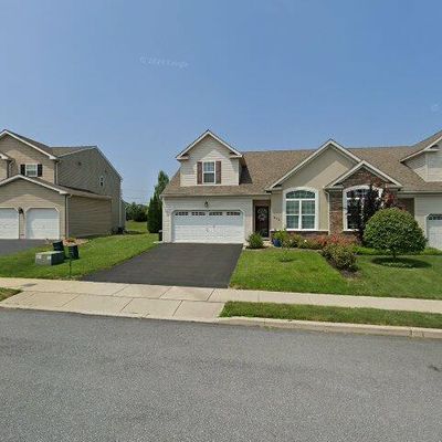 912 Graystone Cir, Northampton, PA 18067