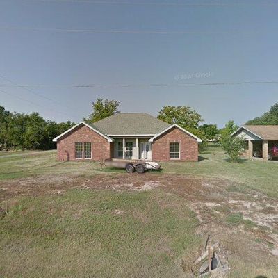 914 Caldwell St, Lexington, TX 78947