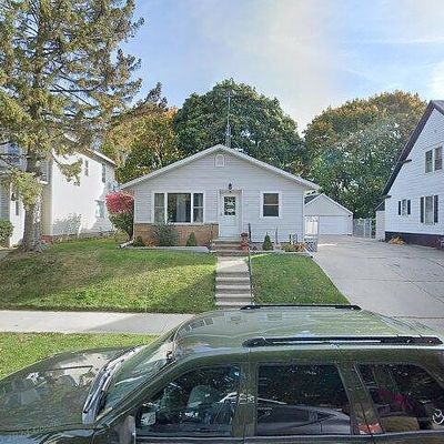 915 N 9 Th St, Manitowoc, WI 54220