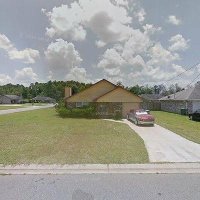 921 Churchfield Dr, Hinesville, GA 31313