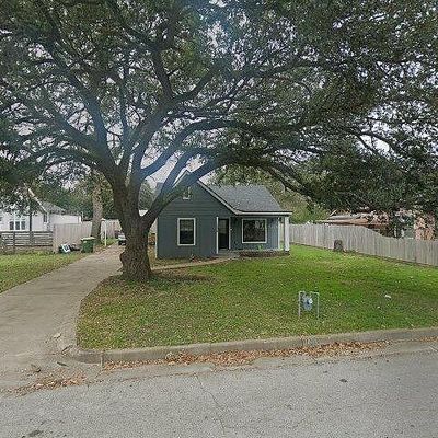 1006 Cedar St, Hearne, TX 77859