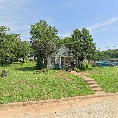 101 E Cherry St, Olney, TX 76374