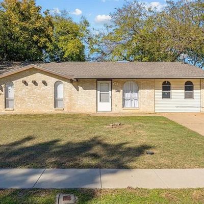 1019 Springwood Dr, Lewisville, TX 75067