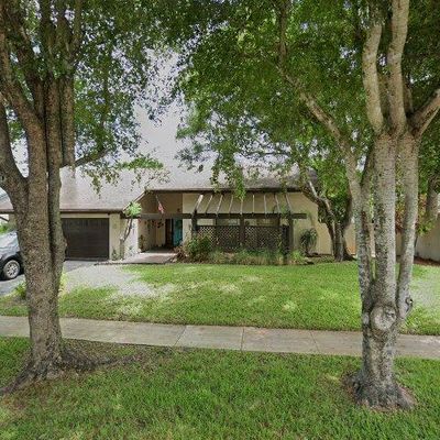 10221 Nw 24 Th Ct, Pembroke Pines, FL 33026