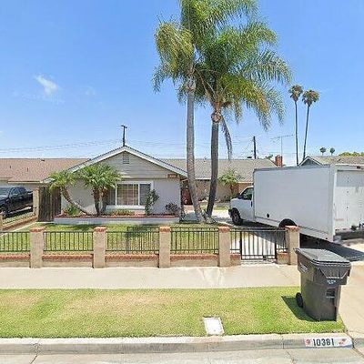 10381 Shangri La Dr, Huntington Beach, CA 92646