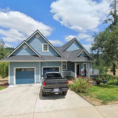 1040 Holly Ave, Cottage Grove, OR 97424