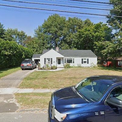 86 Haynes Rd, West Hartford, CT 06117