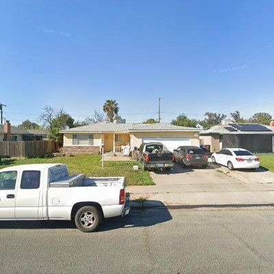 8620 La Vaca Way, Hanford, CA 93230