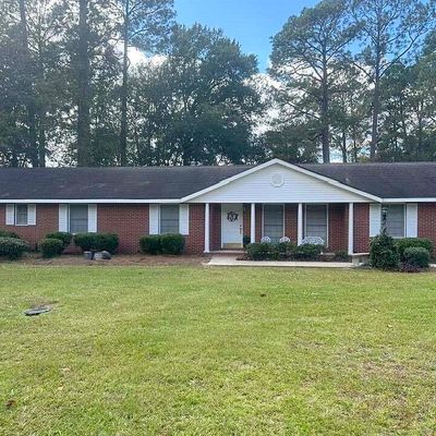 88 Clifton Rd, Baxley, GA 31513