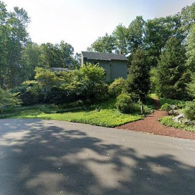 9 Hemlock Hill Rd, Clinton, CT 06413