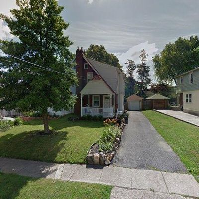 9 W Garrison Rd, Brookhaven, PA 19015