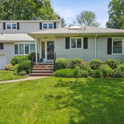 9 Woodside Rd, Springfield, NJ 07081