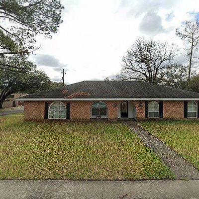 901 Dulles Dr, Lafayette, LA 70506