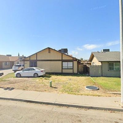 901 La Vida Ln, Porterville, CA 93257