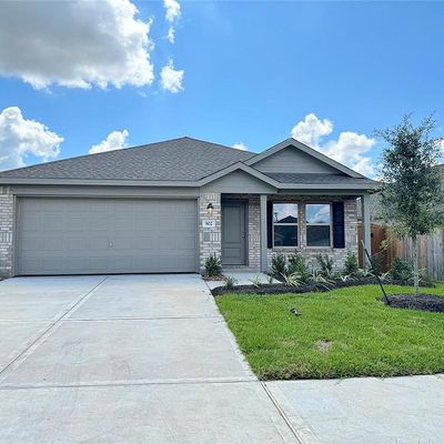 902 Whispering Winds Dr, Beasley, TX 77417