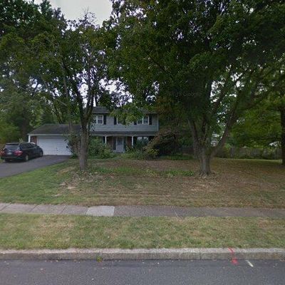 911 Denston Dr, Ambler, PA 19002