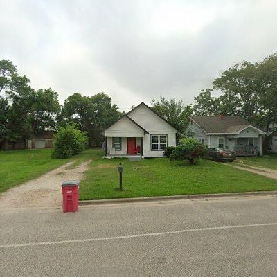 1119 W Broad St, Freeport, TX 77541