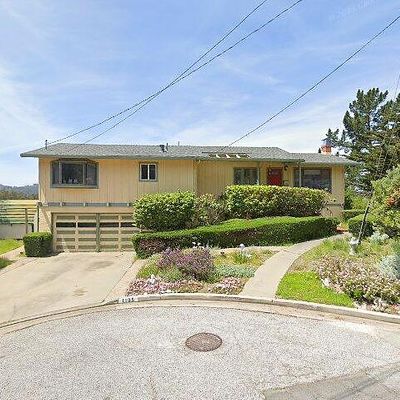 1135 Barcelona Dr, Pacifica, CA 94044