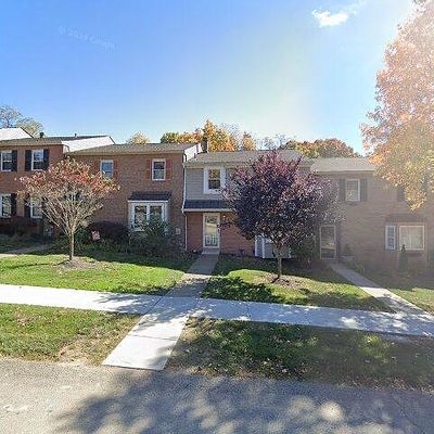 1158 Queens Dr, Coraopolis, PA 15108