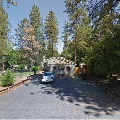 11882 Upper Circle Dr, Grass Valley, CA 95949