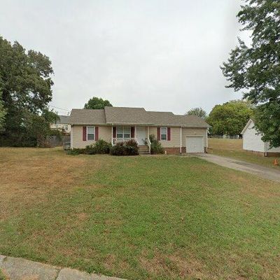 1065 Princeton Ct, Clarksville, TN 37042