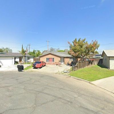 1076 Lincolnwood Cir, Hanford, CA 93230