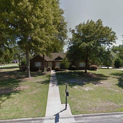 110 Clearwater Dr, Jesup, GA 31546