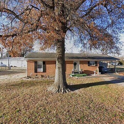 1302 W Murray Ln, Sikeston, MO 63801