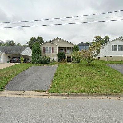 1308 3 Rd St, Waynesboro, VA 22980