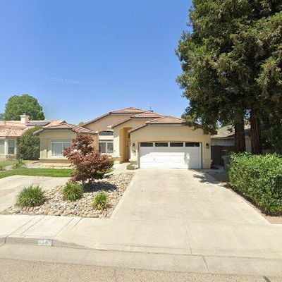 1346 E Dorothea Ave, Visalia, CA 93292