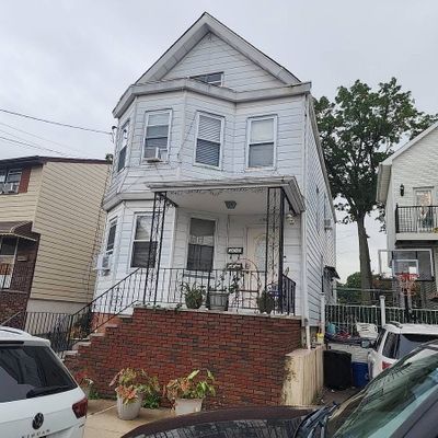 136 Dukes St, Kearny, NJ 07032