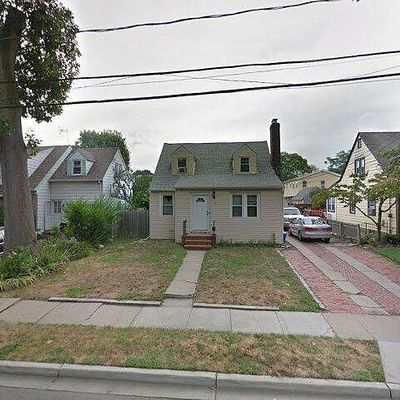 14 King St, Roosevelt, NY 11575